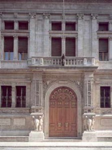 Il palazzo della Fondazione Cassa di Risparmio